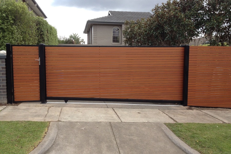 Rolling Gate Horizontal Dura Fence (14ft, 16ft and 18ft Wide x 6ft Height) example